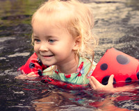 I, I am swimming!