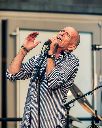 Special guest Michael Sadler