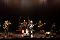 L to R: Geoff Hlibka Guitar,  Osvaldo Rodriguez violin, JL, Tom Bigas drums, Jarrod Ross bass, Jordan Abraham keyboards.