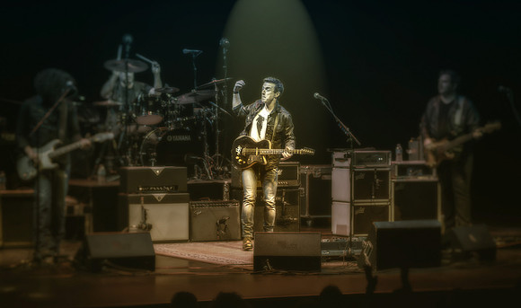 Colin James6