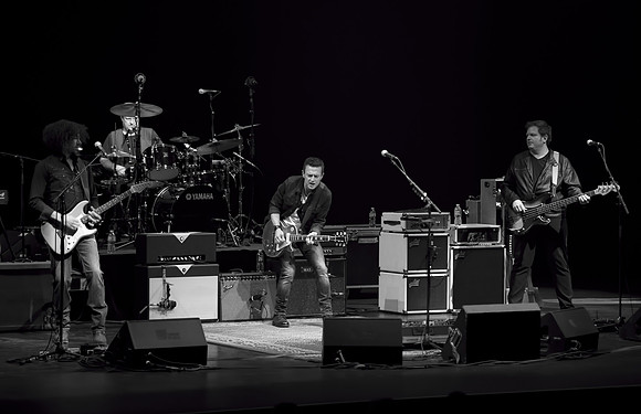Colin James2