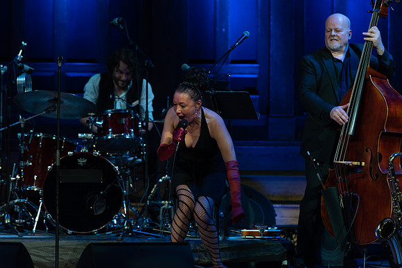 Holly Cole Toronto Jazz Festival-377 -_-Edit-Edit-31
