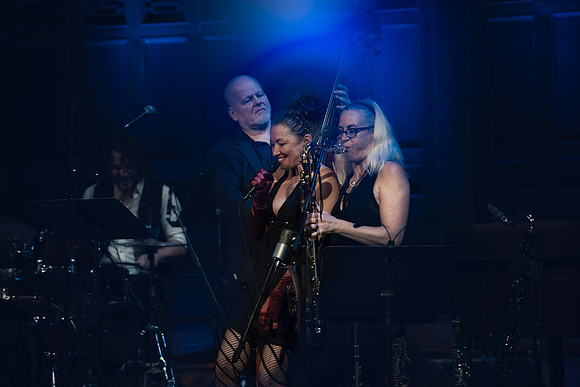 Holly Cole Toronto Jazz Festival-496 -_-Edit-Edit-Edit-Edit-Edit-38